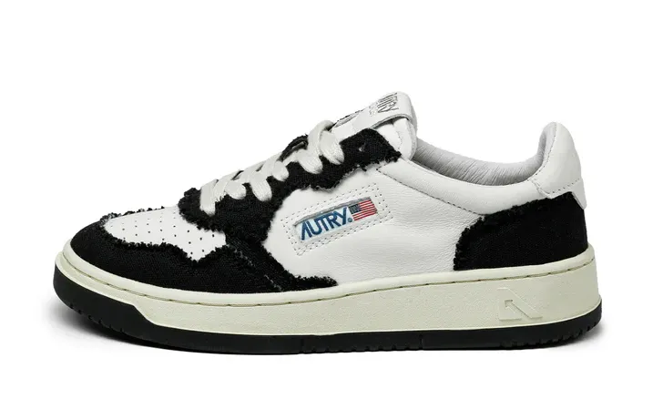 Autry medalist w *goat / canvas*