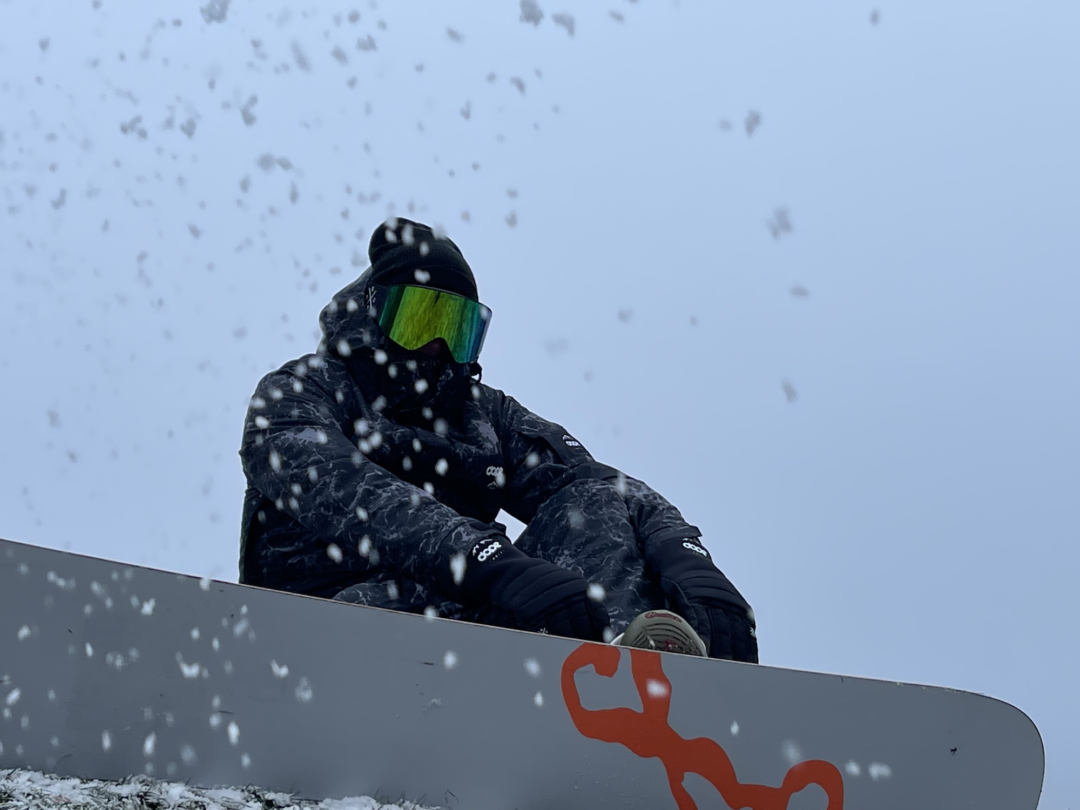 Optimale Skibekleidung kaufen? Erfahrungen mit der Dope Snow Snowboardhose  und Jacke - FASHION INSIDER MAGAZIN Modeblog