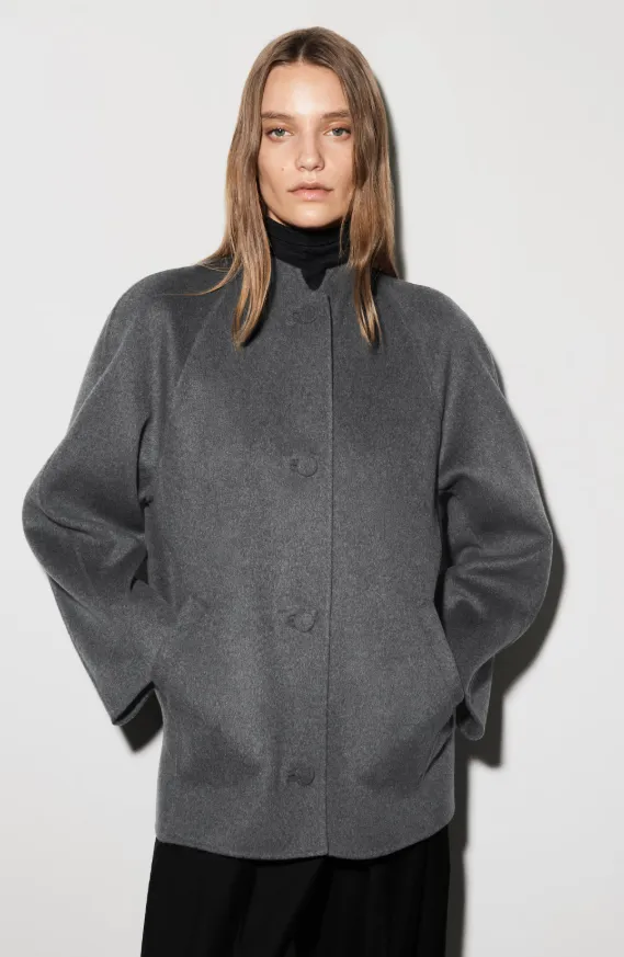 COS abgerundete Jacke aus Doubleface-Wolle in Grau als zeitloses Capsule Wardrobe Essential