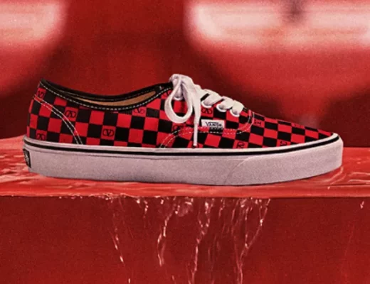 Valentino Garavani x Vans Sneaker im roten Checkerboard-Design mit schwarzen Valentino-V-Logos.
