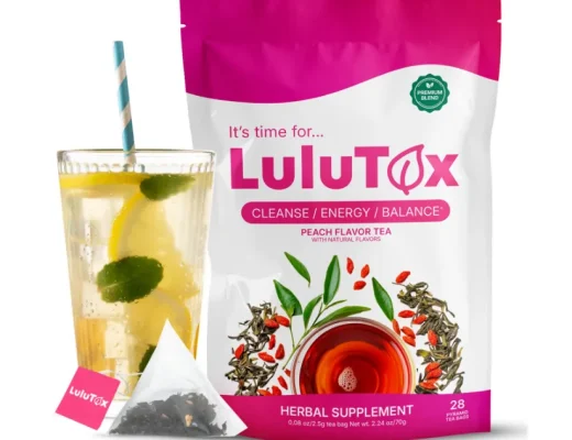 Lulutox Tee Produktfoto – Packung „Peach Flavor Tea“ mit Glas Eistee, Zitrone, Minze und Pyramidenbeutel; Detox- und Wellness-Tee mit 28 Pyramidenbeuteln.
