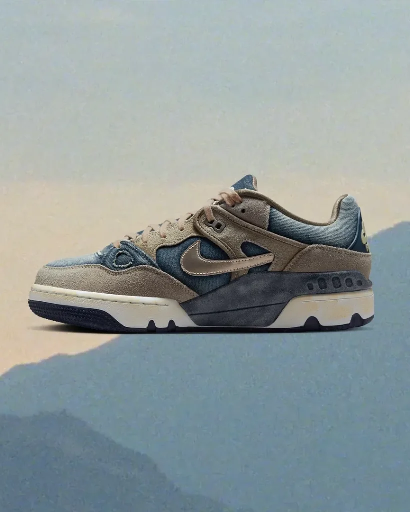 Nike x Levi’s x Nigo – Denim-Air Force 3 in Seitenansicht, stone-washed Indigo, beige Wildleder-Overlays, gealterte Midsole