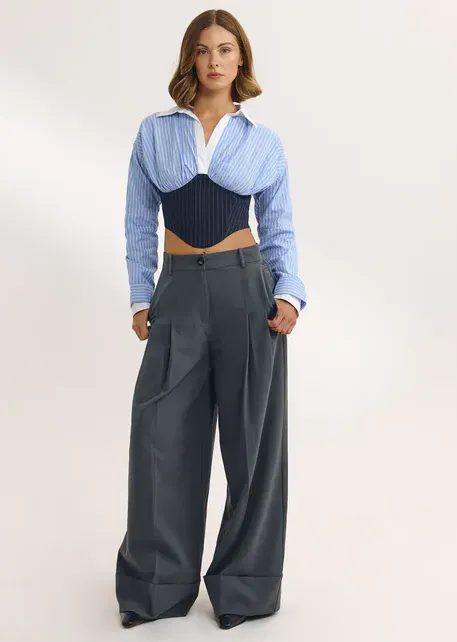 Langärmeliges Korset-Hemd