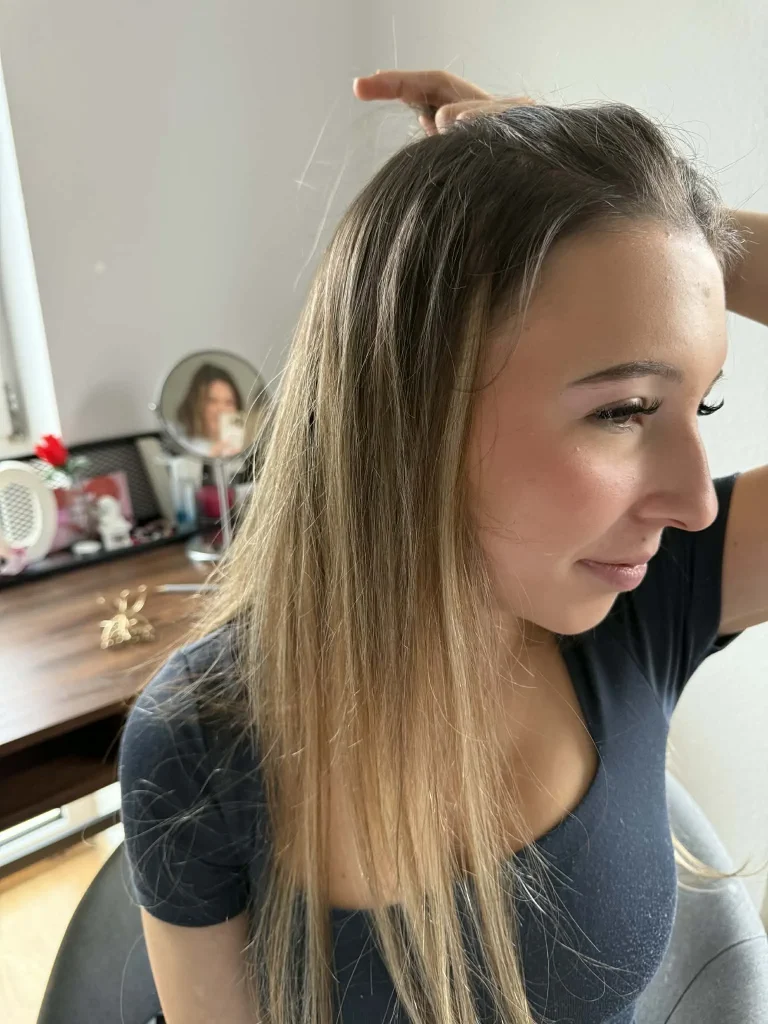 Zwischenergebnis nach dem Einsetzen der Clip-In Extensions von Hickenbick Hair bei feinem Haar.