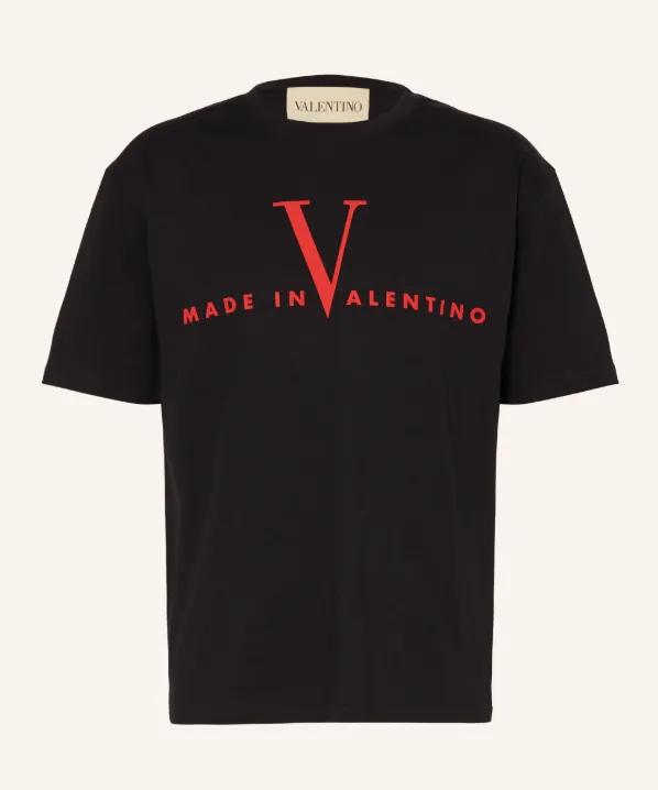 Schwarzes Valentino-T-Shirt mit rotem „V“ und Schriftzug „Made in Valentino“
