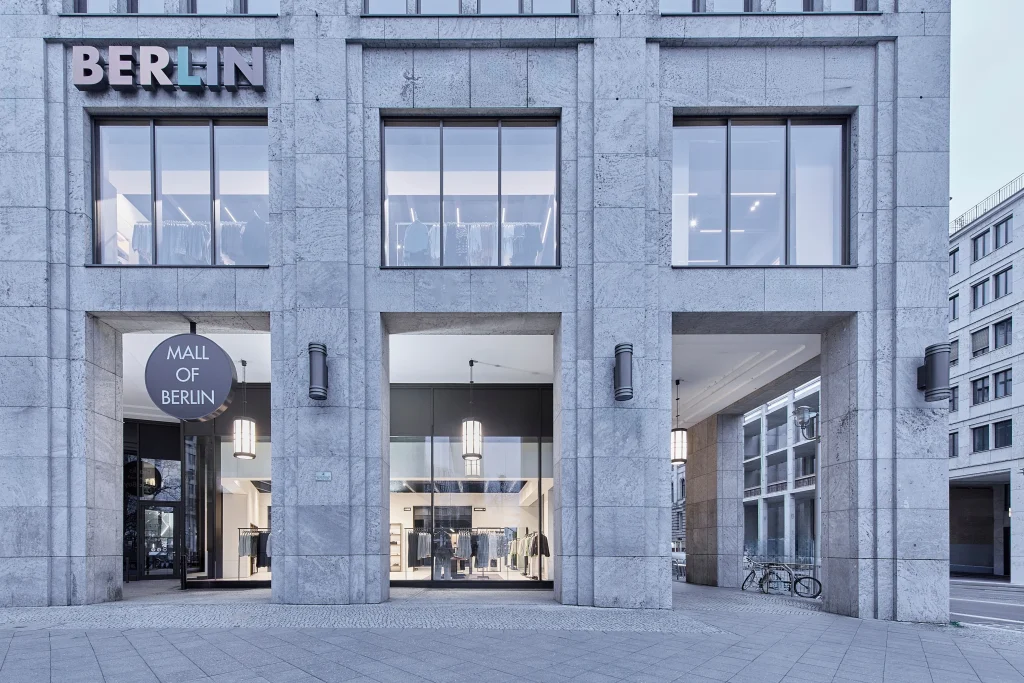 Mall of Berlin Zara Man Flagshipstore Berlin Außenansicht Leipziger Platz