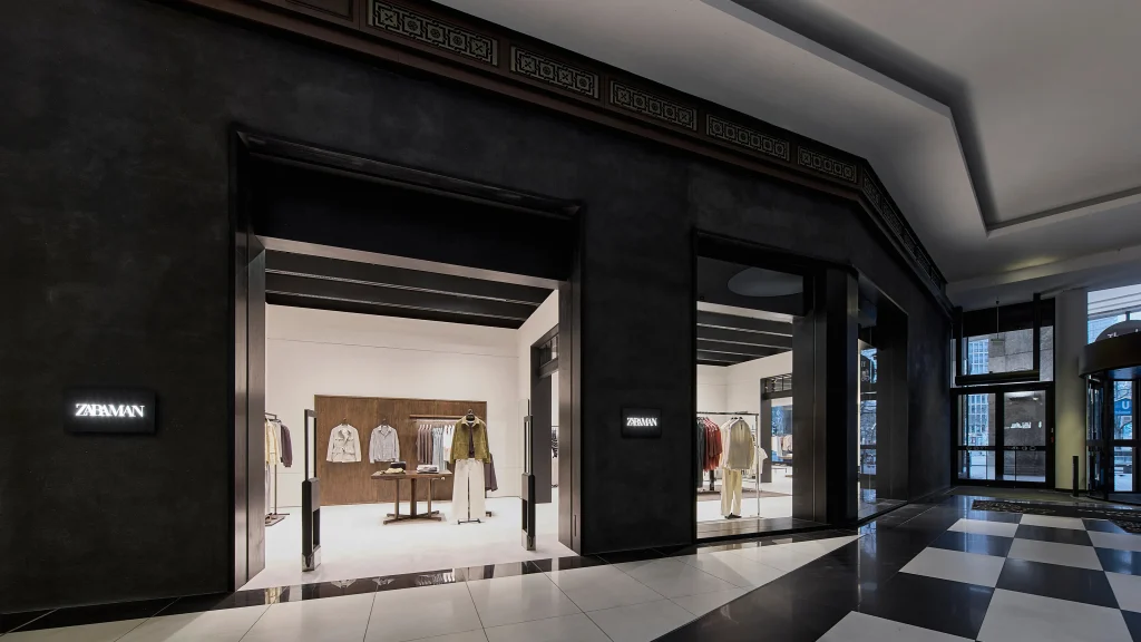 Zara Man Flagshipstore Berlin Storefront Innenansicht modernes Konzept Herrenmode
