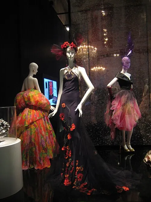 Avantgardistische Abendkleider im Stil von John Galliano – Haute Couture Inspiration für Zara x John Galliano