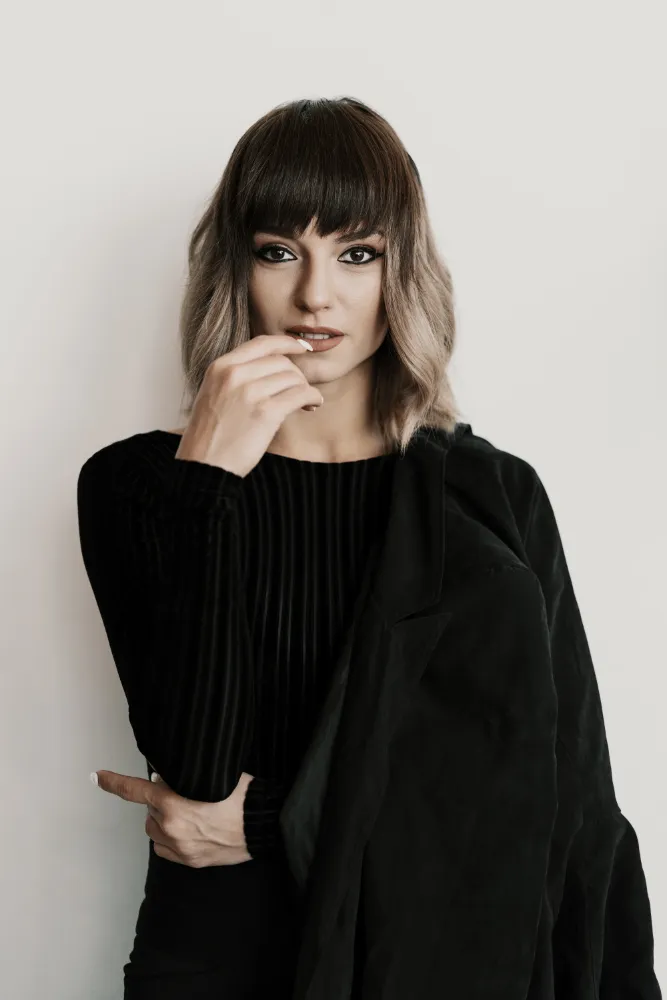 Long Bob mit Pony – mittellange Bob-Frisur mit geradem Pony und leicht gestuften Längen