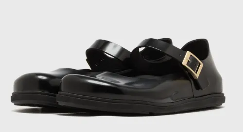 Birkenstock Ballerina Mantova aus Lackleder in Schwarz mit Riemen und Schnalle als neuer Schuhtrend 2026