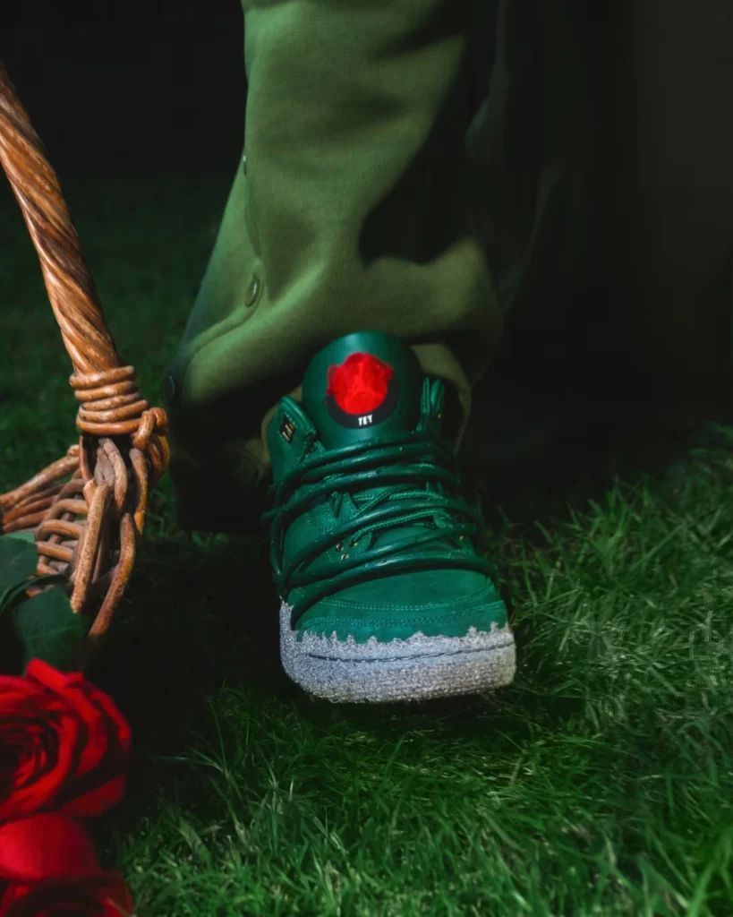 <figure> <img src="..." alt="Teyana Taylor x Air Jordan 3 Concrete Rose On Foot" /> <figcaption> Der Teyana Taylor x Air Jordan 3 „Concrete Rose“ im On-Foot-Look mit floralen Details. </figcaption> </figure>