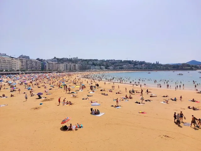 Strand in San Sebasti&aacute;n, Baskenland, Spanien