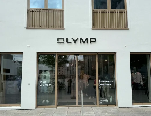Außenansicht des neuen OLYMP Stores in Ulm