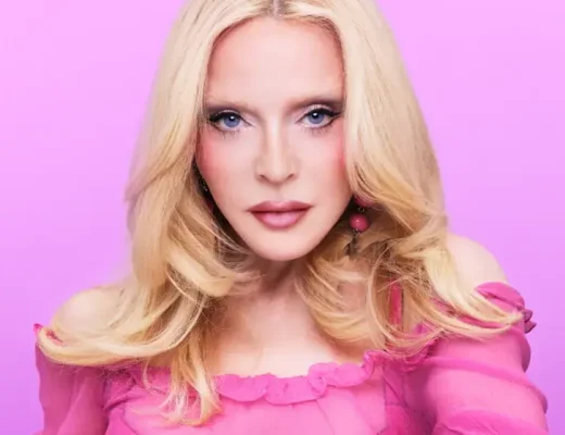 Madonna in pinkem Outfit und dramatischem Make-up für KIKO Milano
