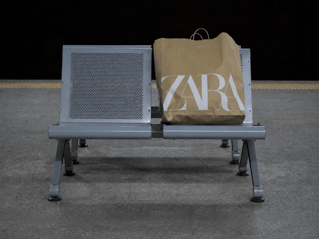 Zara-Tasche als Symbol für die Übernahme von P&C-Flächen im deutschen Modehandel