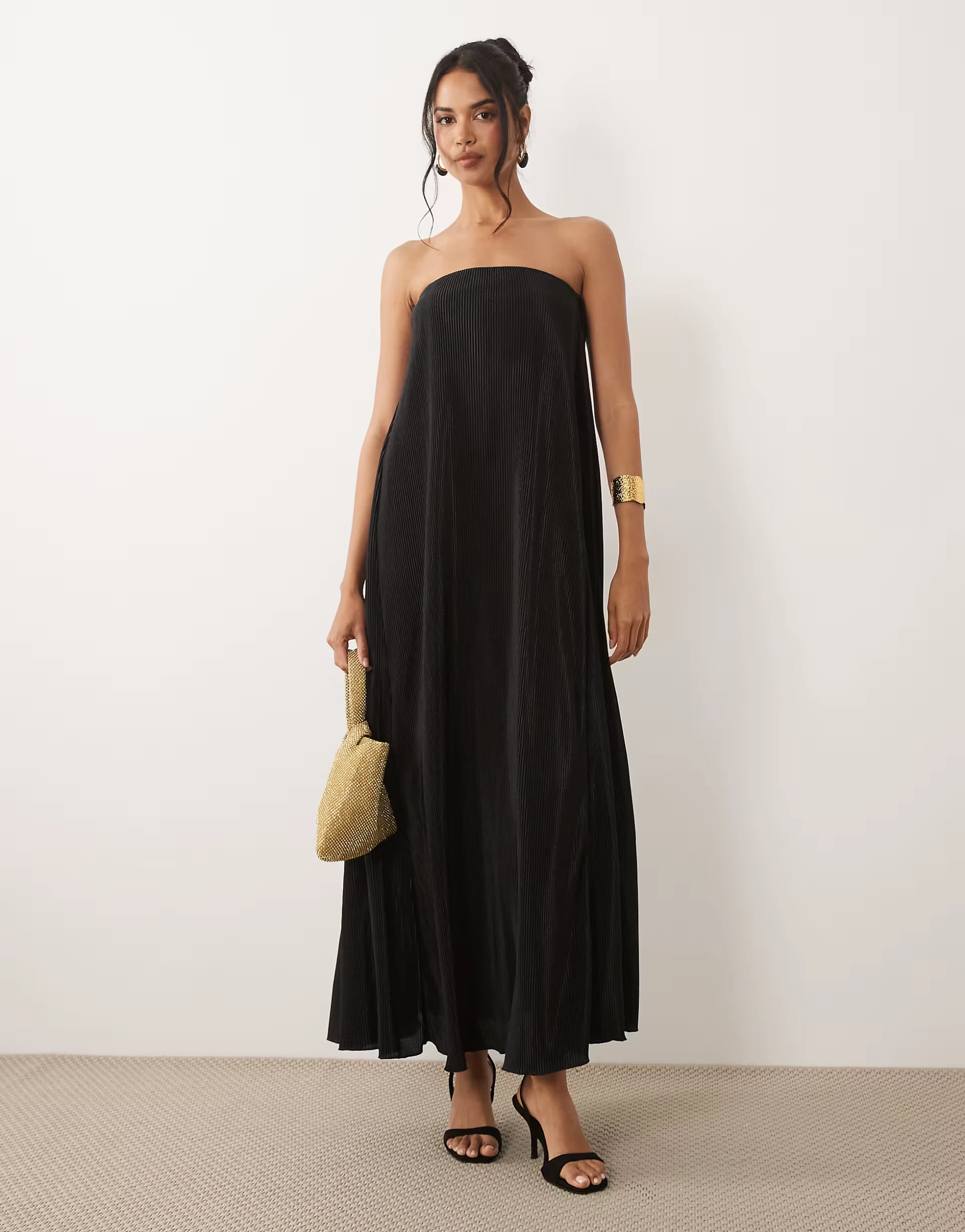 ASOS DESIGN – Trägerloses, trapezförmiges Plissee-Midikleid