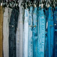 verschiedene Jeans-Trends 2026
